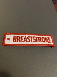 Parche basculante rojo para coser BREASTSTROKE de colección - Imagen 1 de 2