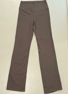 Pantalones de yoga Danskin activos para mujer cintura alta pierna acampanada elásticos marrón talla S Foto 1 de 3