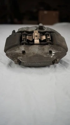 Pinzas de freno conductor delantero Mercedes R230 SL500 CL500 OEM con pastillas Foto 1 de 4