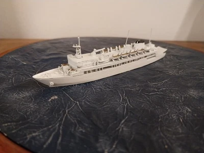 Trident 1/1250 model ship OB hospital ship CCCP 1980 white metal  base not incl. - Immagine 1 di 4