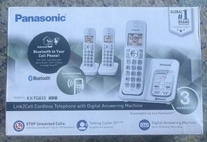 Teléfono inalámbrico Panasonic KX-TG833 SK1 Link2Cell - 3 teléfonos/contestador automático - Imagen 1 de 3