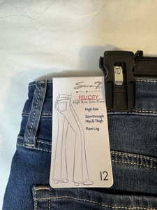 Neu mit Etikett Seven7 Felicity Flare Damenjeans Größe 12 - Bild 1 von 5