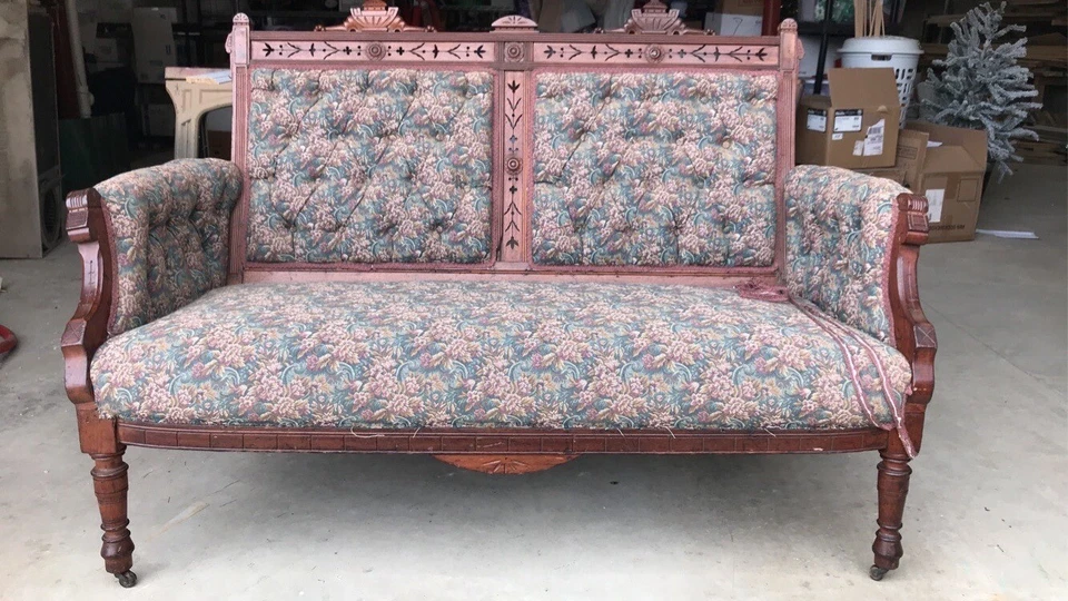Sofá Antiguo Victoriano Sofá Tallado Sofá Loveseat Salón Silla Nogal Conjunto Sofá Foto 1 de 4