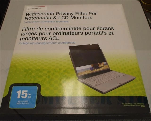 Staples 15.0" Widescreen LCD Laptop Privacy Filter - Image 1 of 1