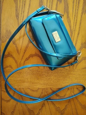 Mini Bolso Bandolera Beijo Turquesa Metálico Foto 1 de 4