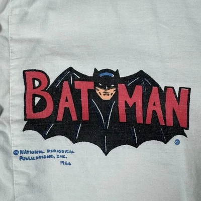 Camiseta de bebé Batman vintage verdadera de los años 60 se adapta a unisex adulto XS 1966 cómic retro Foto 1 de 4