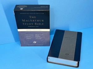 ESV MacArthur Study Bible, Personal Size ~ TruTone, Charcoal/Blue - Bild 1 von 10