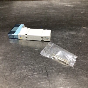 5-portowy zawór elektromagnetyczny SMC SY5A00R-5U1 - Zdjęcie 1 z 3