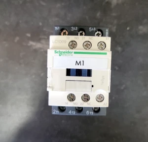 Schneider Electric LC1D09 M1 Contactor - Picture 1 of 8