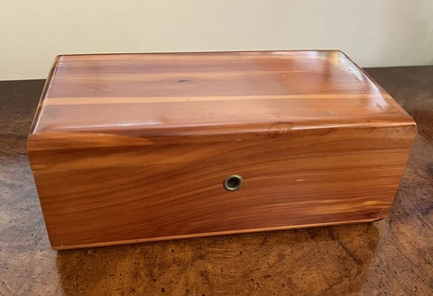 Vintage Lane Miniature Cedar Chest Box Huffman & Boyle Hackensack New Jersey NJ Cover