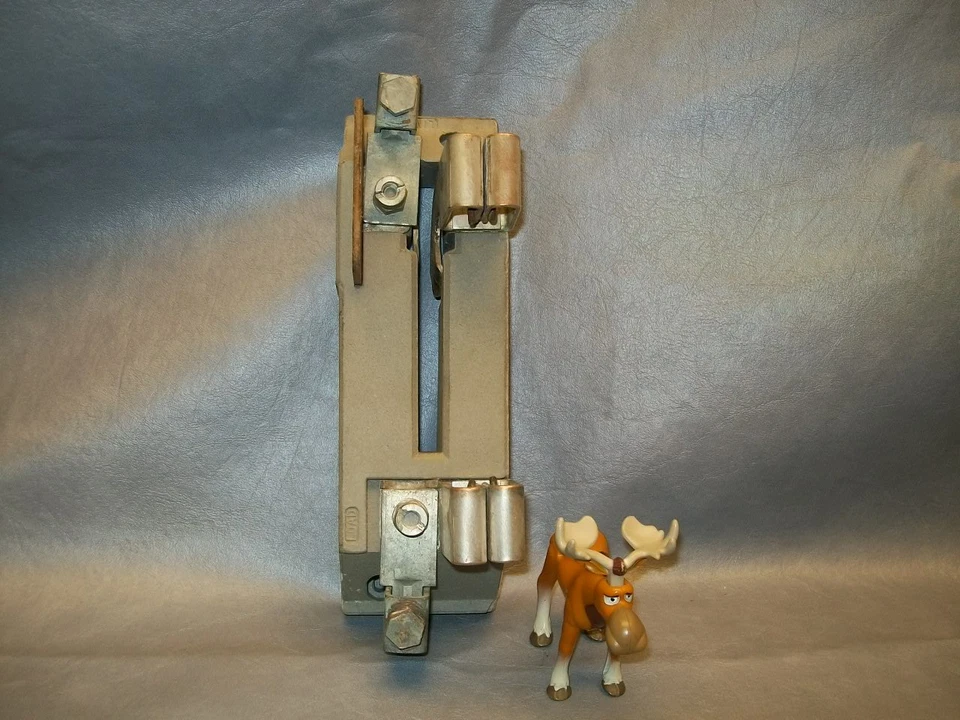 Portafusibles de cerámica cuadrado D 27241-1  Foto 1 de 1