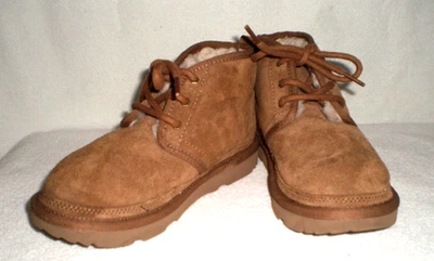 Boys UGG Neumel Chukka Boots Size 1, beautiful condition, front lace, sheep skin - Image 1 of 4
