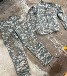 Set uniforme da combattimento esercito camicia e pantaloni mimetici digitali piccoli lunghi - Foto 1 di 9