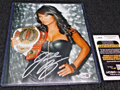Фотография Гейл Ким с автографом 8x10 нокаут TNA WWE AEW JSA сертификат подлинности (D) - Изображение 1 из 3