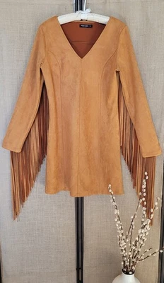 Vestido de gamuza con flecos Nasty Gal, vaquera occidental, mediano Foto 1 de 4