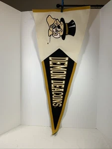 Vintage University Of Wake Forest Demon Diakone Filz Stil Made In 17x40 - Bild 1 von 11