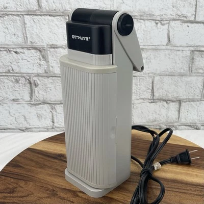 Lâmpada de mesa dobrável OTT-LITE Tru Color modelo OTL13MAG (testada e funcionando) - Imagem 1 de 4