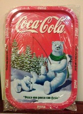 COCA COLA VASSOI DA COLLEZIONE IN METALLO LA ' TERRA DEGLI ORSI ' ORSO PESCATORE