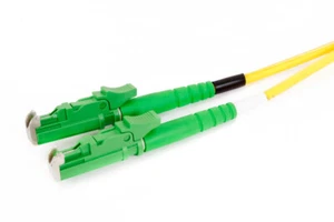 CONBIC® 2m E2000 APC - E2000 APC cable de conexión de fibra óptica OS2 FIBRA ÓPTICA 9/125um 3,0 mm amarillo - Imagen 1 de 5