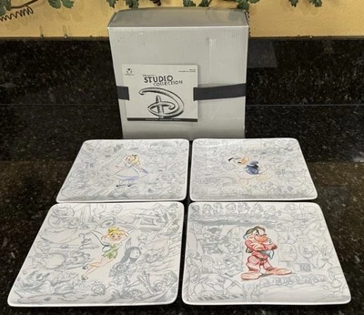 Juego de 4 platos de la colección Disney Store Studio Donald, Tinker Bell, Alice y Grumpy Foto 1 de 4