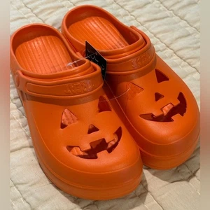 Halloween Clogs with Jack-O'-Lantern Design Orange 9/10 New - Picture 1 of 4