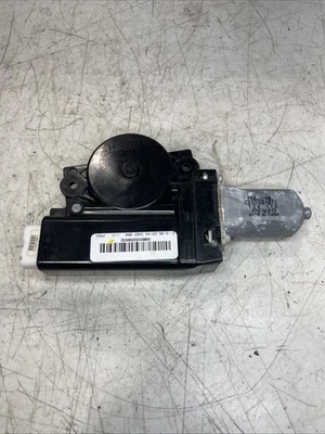 47107110670 | 2006-2010 Hummer H3 H3T Sunroof Moon Roof Electric Power Motor OE - Image 1 of 4