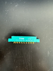 TRW 50-24B-10 Cinch Connector QTY: 20 - Picture 1 of 6