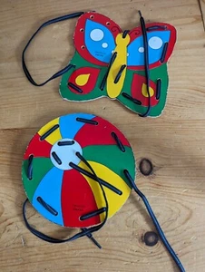 Schnürspielzeug Triotoy aus Kolumbien Kleinkindspielzeug Holz Schmetterling & Ball - Bild 1 von 4