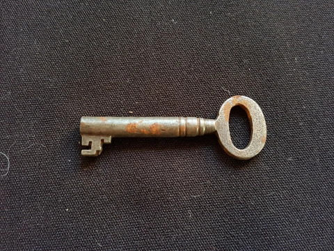 One Reclaimed Antique Cast Iron Victorian Cub Key Door Furniture (ER479) Cover