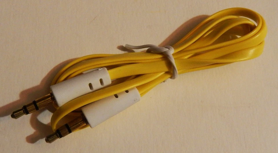 3.25 Ft. 3.5mm Male-to-Male AUX Stereo Audio Cable for PC/Headphones/Car/iPod - Image 1 of 1