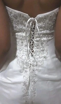 Elegant White Gown with Train & Embroidery – Wedding/ SIZE 12 *S* - Image 1 of 4