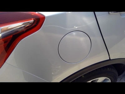 2013-2022 BUICK ENCORE Fuel Filler Door Silver 95913056 13-22 - Изображение 1 из 4