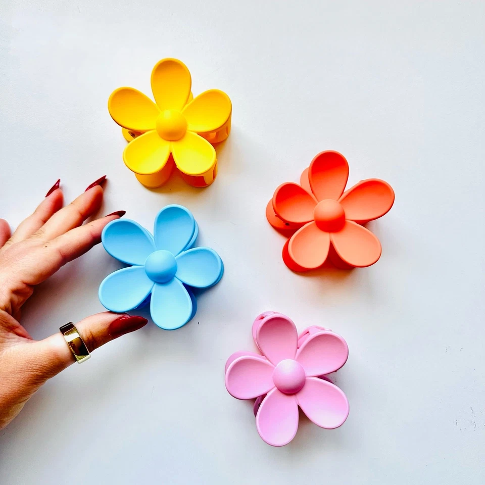 4 NEW FREE PEOPLE Blue Pink Yellow Orange Daisy Flower Claw Clip Hair Retro Updo - Image 1 of 4