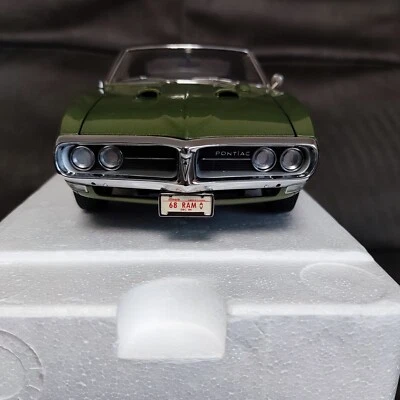 1968 Pontiac Firebird 400 Ram Air  grün , Black Vinyl Top Exact Detail 1:18 - Bild 1 von 4