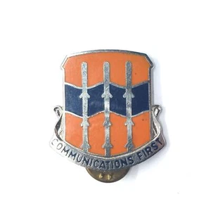 US Army 16th Signal Battalion Crest Badge Pin Communications First Lapel G-23 - Picture 1 of 3