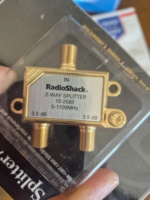 *NEW* RADIO SHACK 2-WAY SPLITTER-15-2582 - Image 1 of 4