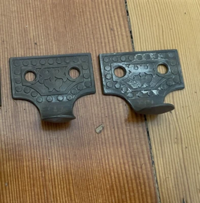 Antiguo juego de 2 herrajes para elevadores de ventanas de hierro fundido Eastlake vintage Foto 1 de 2