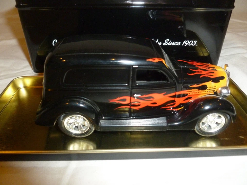 Harley-Davidson 1935 Ford Sedán Entrega Street Rod escala 1:38 con estaño Foto 1 de 1
