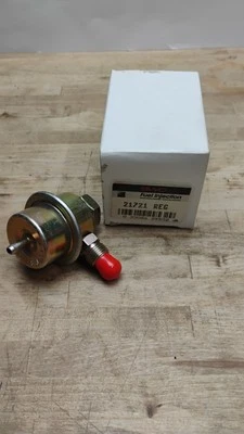 BWD 21721 New fuel pressure regulator for select 1975-1980 Cadillac NOS - Image 1 of 3