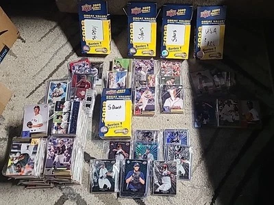 2009 Upper Deck Series 1&2 Lot **PACK FRESH** Over 900 Cards!!! Massive Lot - Image 1 of 4