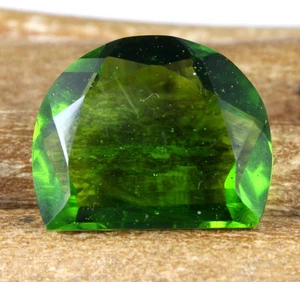 Peridoto verde oliva brasiliano 46,25 carati fantasia pietra preziosa sfusa certificato T8886 - Foto 1 di 7