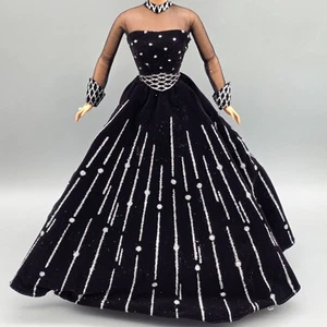 KLEID 1998 HAPPY HOLIDAYS SILBER SCHWARZ SAMT ABENDKLEID MODE PUPPENKLEIDUNG - Bild 1 von 9