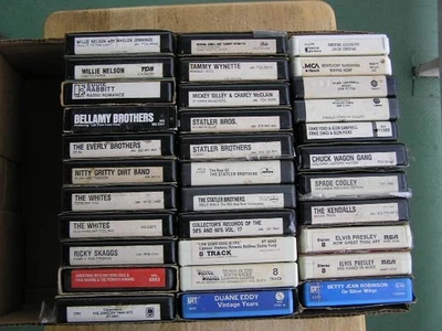 33 Total 8-Track Tapes Some Are Untested Mostly Country Lots Of Club Only Issues Foto 1 de 4