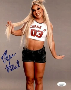 Foto firmada por Thea Hail WWE NXT Chase U 8x10 #11 certificado de autenticidad JSA - Imagen 1 de 1