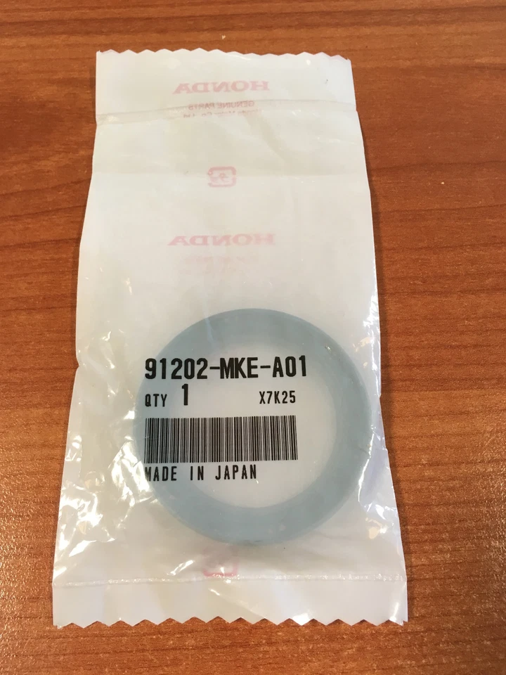 Honda 91202-MKE-A01 paraolio carter destro OIL SEAL crankcase OEM (39X53X7) - Immagine 1 di 1