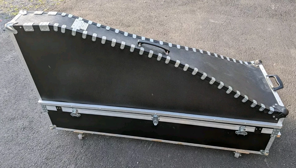 Estuche de viaje para instrumentos de arpa Ray Doherty Dublín Irlanda carcasa rígida y ruedas negro Foto 1 de 4