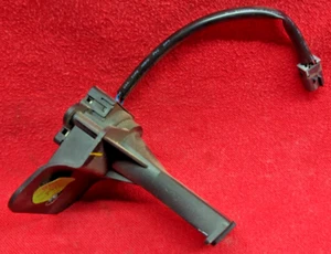 2008 - 2010 Saturn Vue / 2012 - 2015 Captiva - Inside Air Temp Sensor - 96476048 - Picture 1 of 6