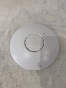 Point d'accès bi-bande Ubiquiti UniFi UAP-PRO - 450 Mbps Wi-Fi, Gigabit Ethernet - Photo 1/2