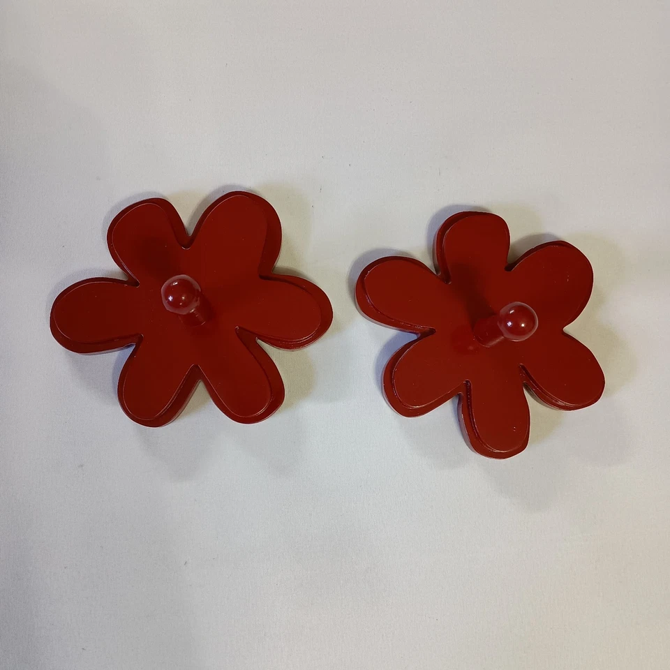 Juego de 2 ganchos de clavija de pared de flor de margarita roja de madera decorativos y funcionales  Foto 1 de 4