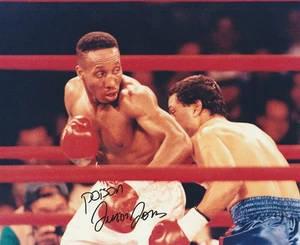 JUNIOR JONES - BOXER AUTHENTIC ORIGINAL 10 X 8 HANDSIGNIERTES FOTO - Bild 1 von 2